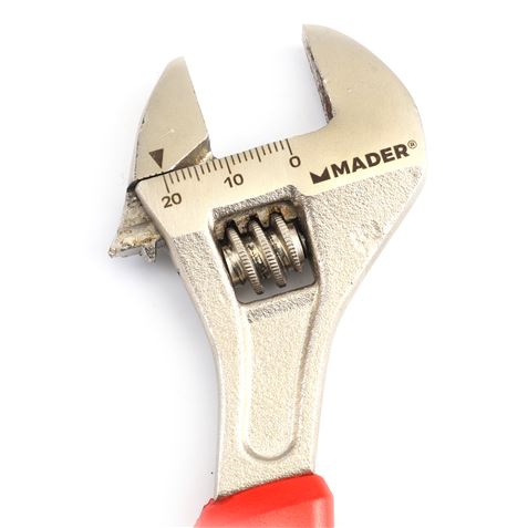 LLAVE INGLESA 6"- 150MM MANGO RECUBIERTO ROJO MADER - Imagen 2