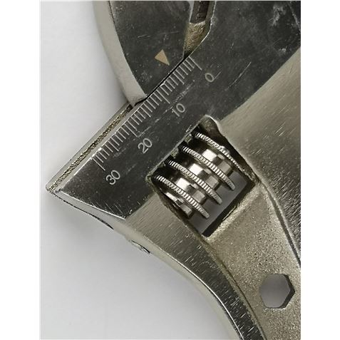 LLAVE INGLESA AJUSTABLE 12" MANGO GOMA MADER - Imagen 4